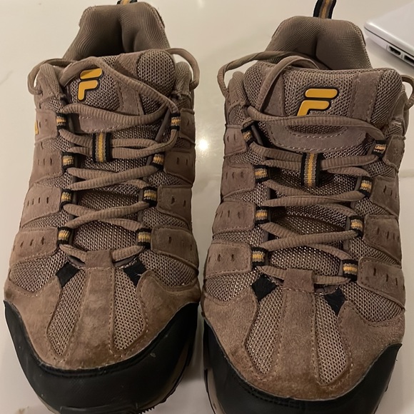 Fila hiking shoe men’s 10 1/2 like new brown suede rubber soles comfortable - Picture 4 of 6